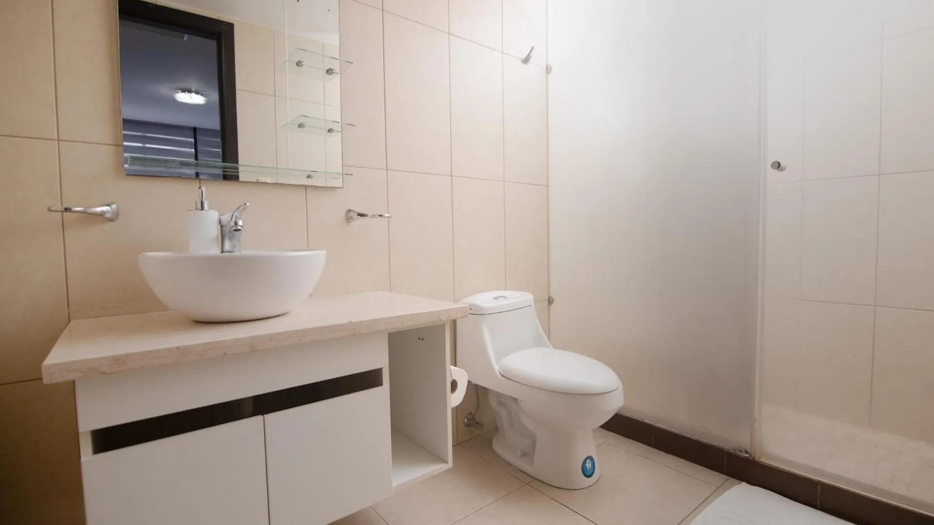 Apartamento 104 Bellini, Puerto Santa Ana, グアヤキル アパート