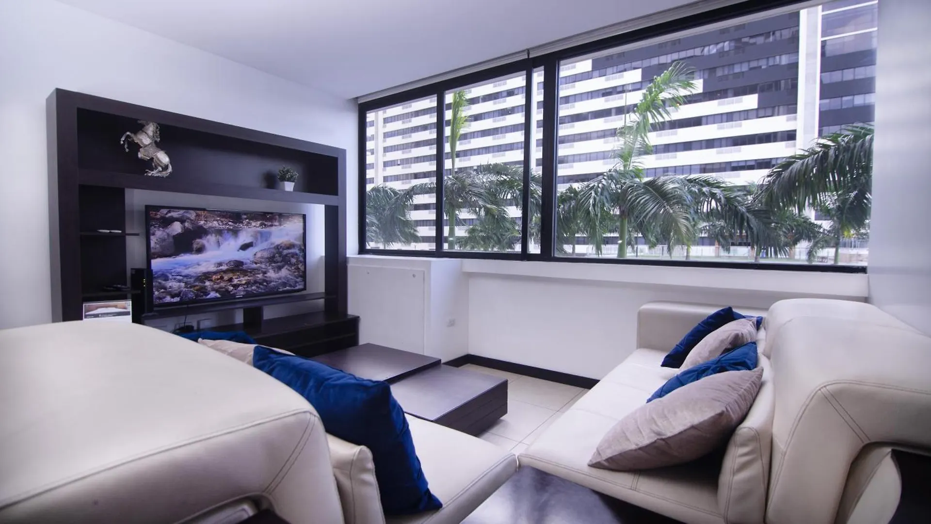 Apartamento 104 Bellini, Puerto Santa Ana, グアヤキル アパート