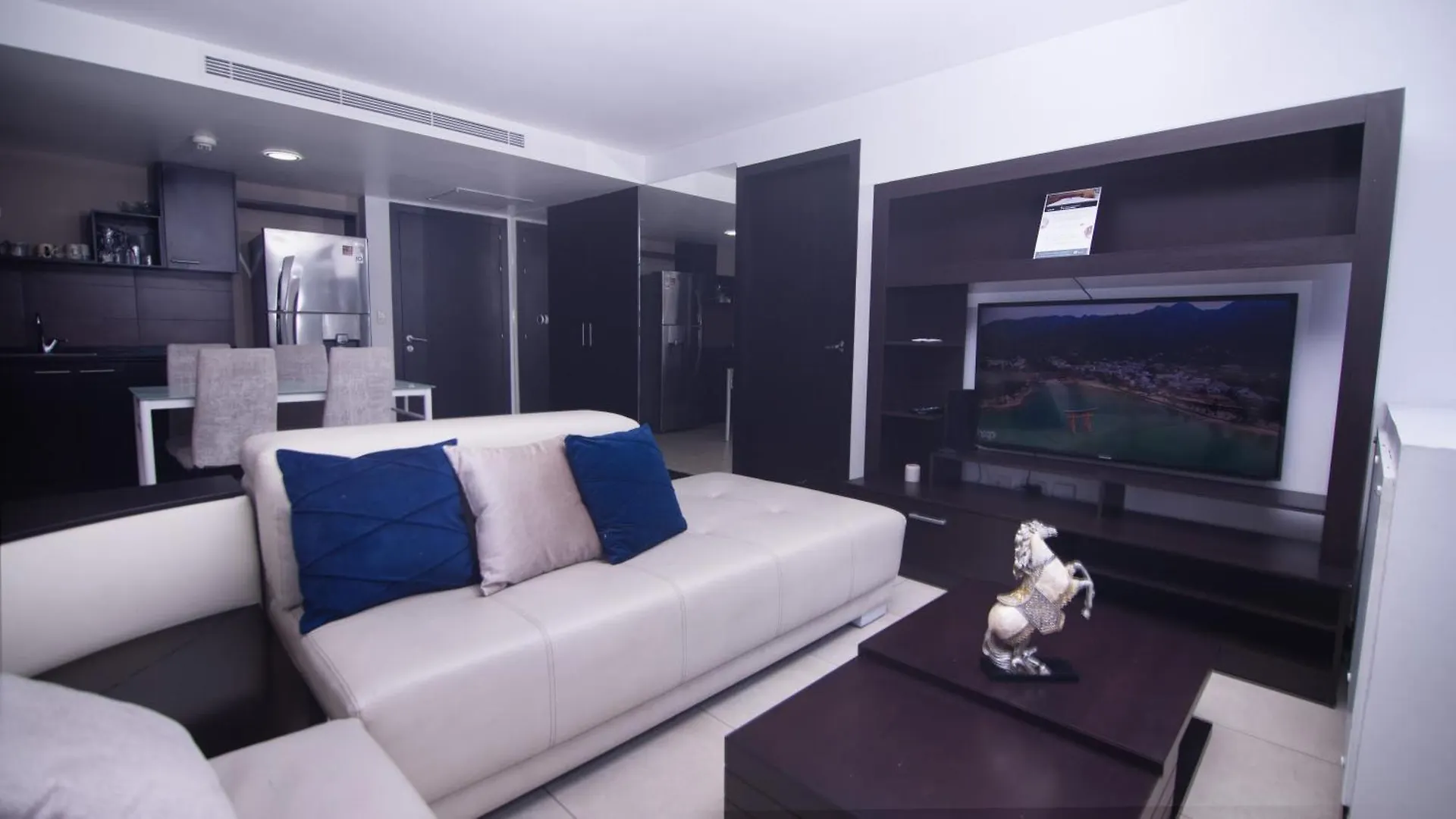 Apartamento 104 Bellini, Puerto Santa Ana, グアヤキル アパート
