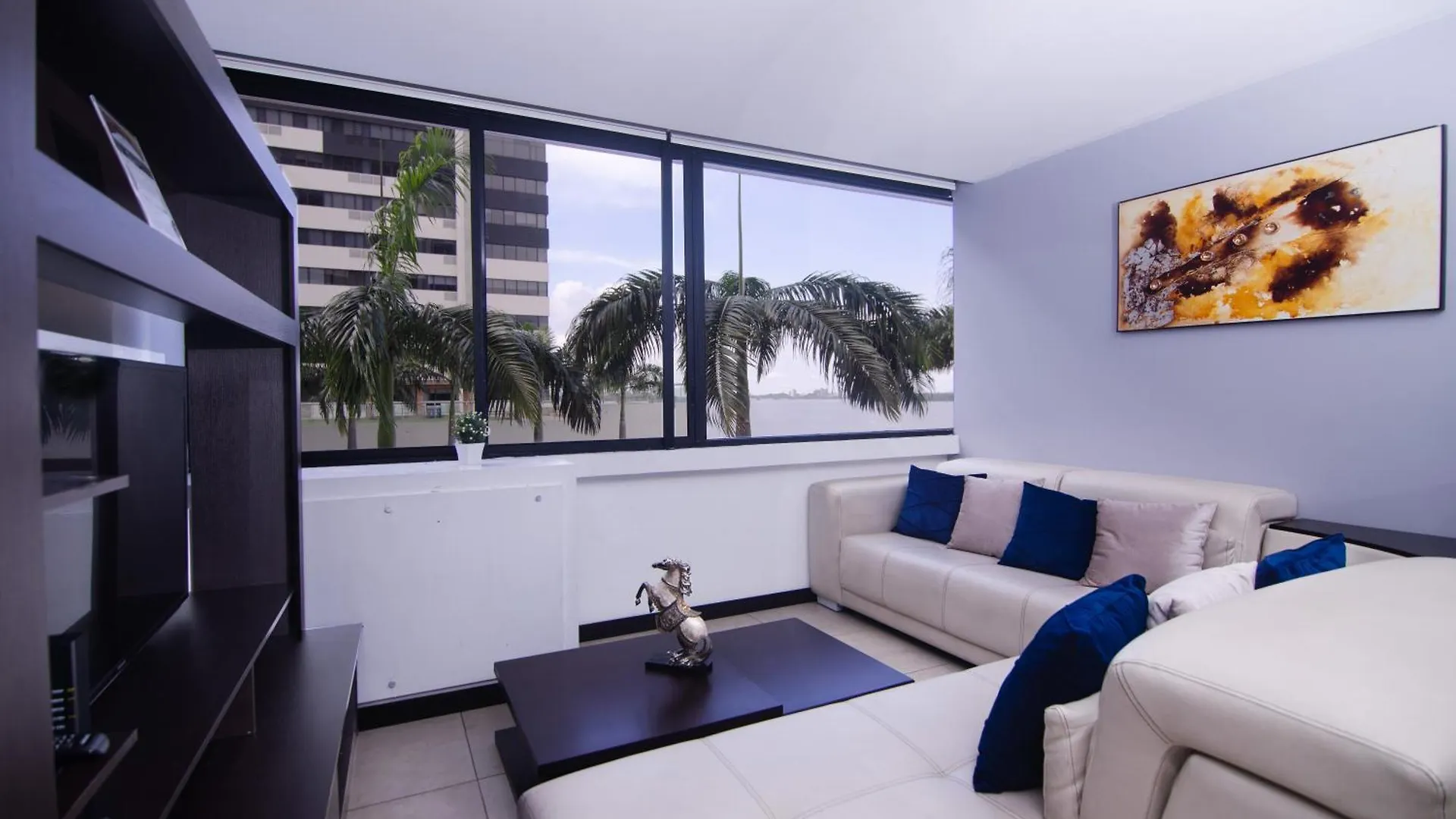 Apartamento 104 Bellini, Puerto Santa Ana, グアヤキル
